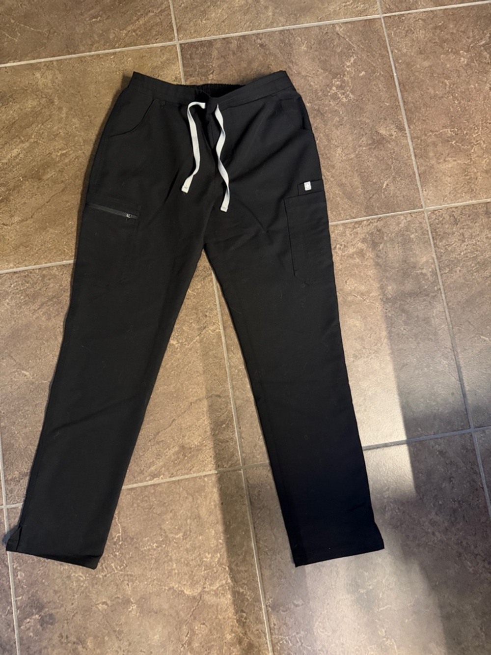 Figs Women’s Black Straight Leg Scrub Pants NWOT